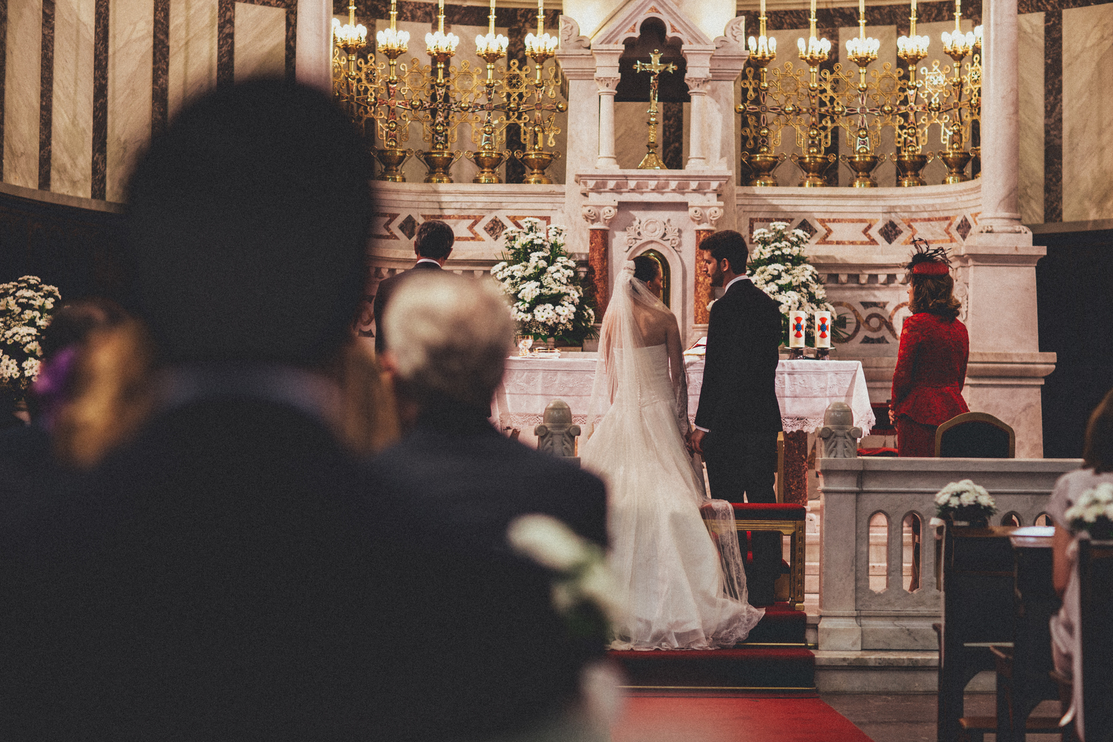 Понравилась свадьба. Свадебные традиции Испании. Церковь Испания свадьба. Свадьба в Испании в церкви традиции. Свадьба в Испании фото.