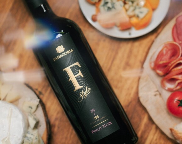 Про вино Porusski: F-Style Pinot Noir, Fanagoria 2018