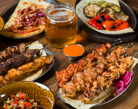 Новая рюмочная «Коллеги» с шашлыком на дровяном мангале