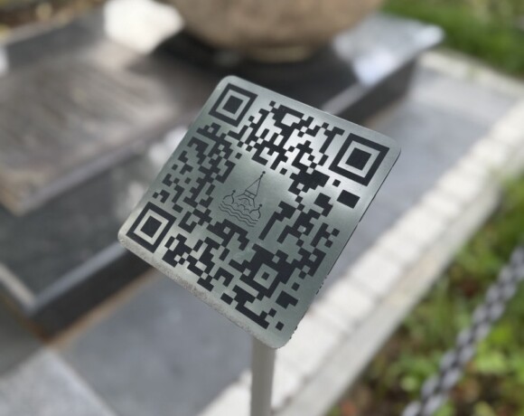 Цифровая память: как QR-коды на памятниках создают живые истории